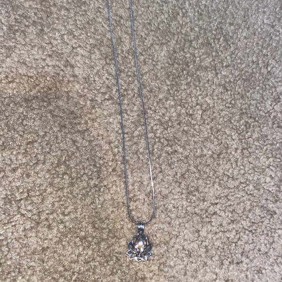 Faux Pearl Necklace - Picture 1 of 1